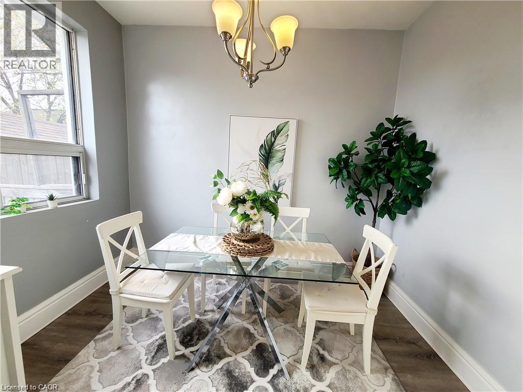 40 Whitfield Avenue, Hamilton, ON