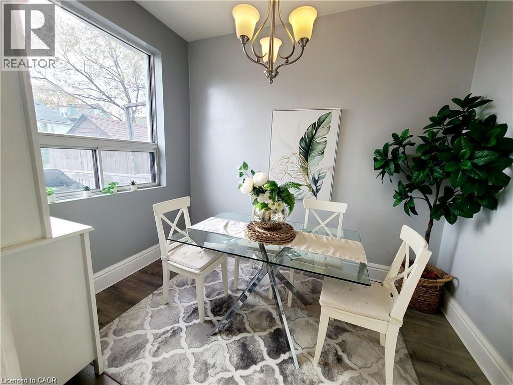 40 Whitfield Avenue, Hamilton, ON
