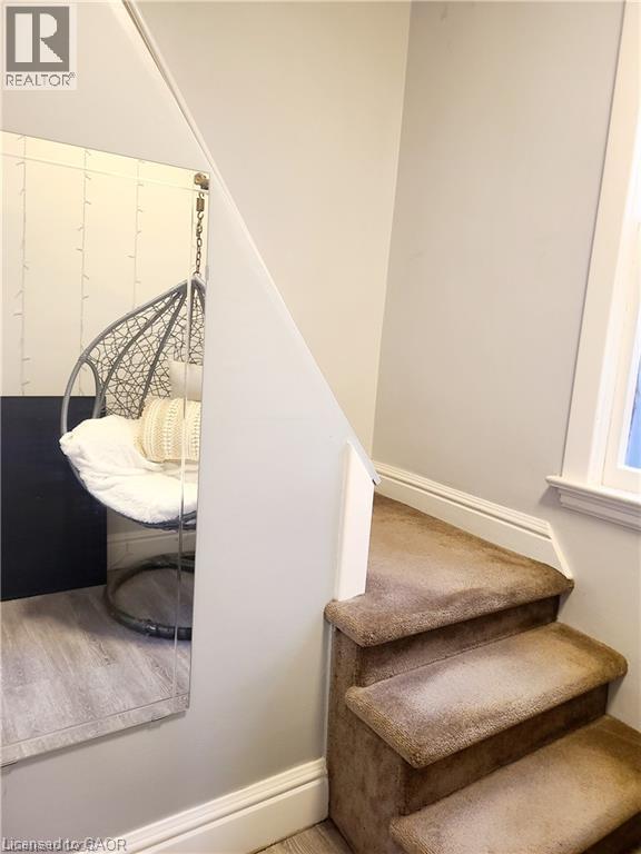 40 Whitfield Avenue, Hamilton, ON