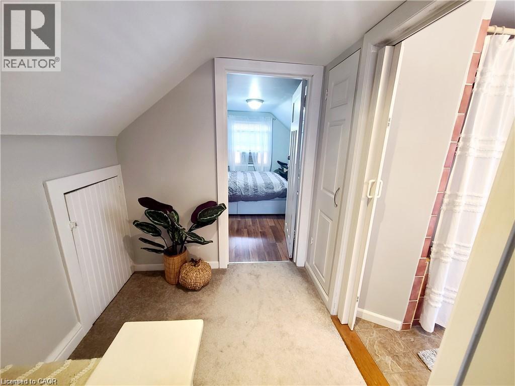 40 Whitfield Avenue, Hamilton, ON