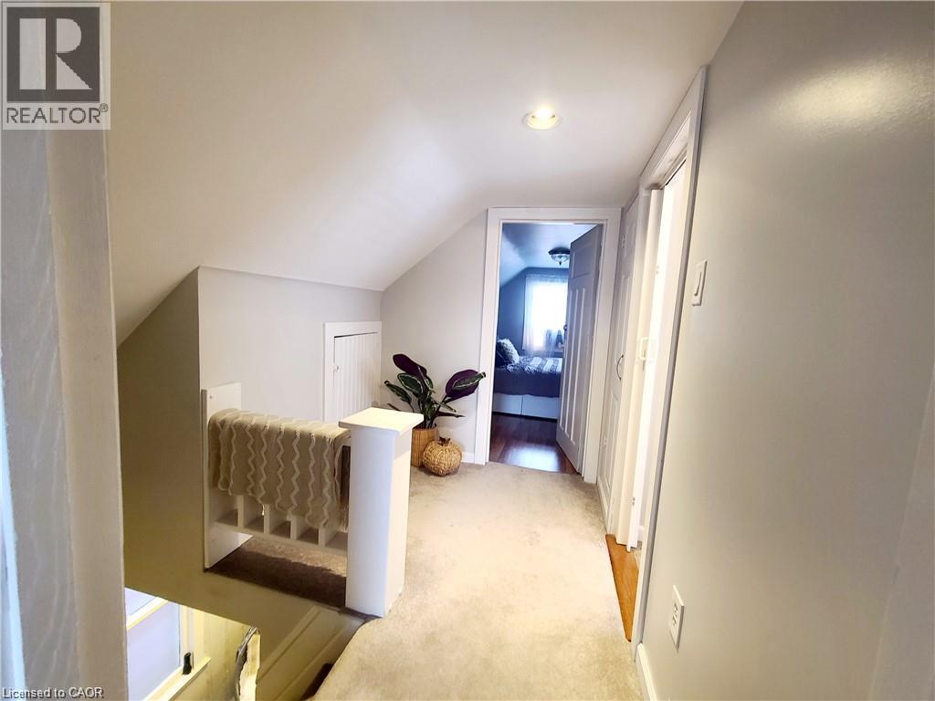 40 Whitfield Avenue, Hamilton, ON