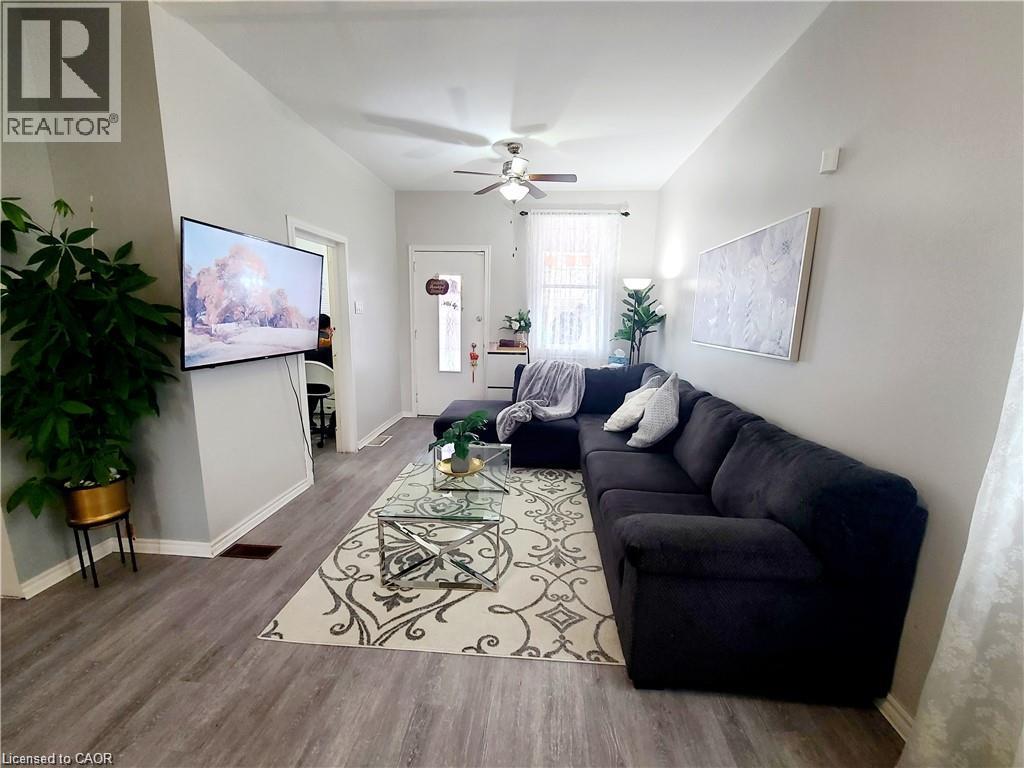 40 Whitfield Avenue, Hamilton, ON