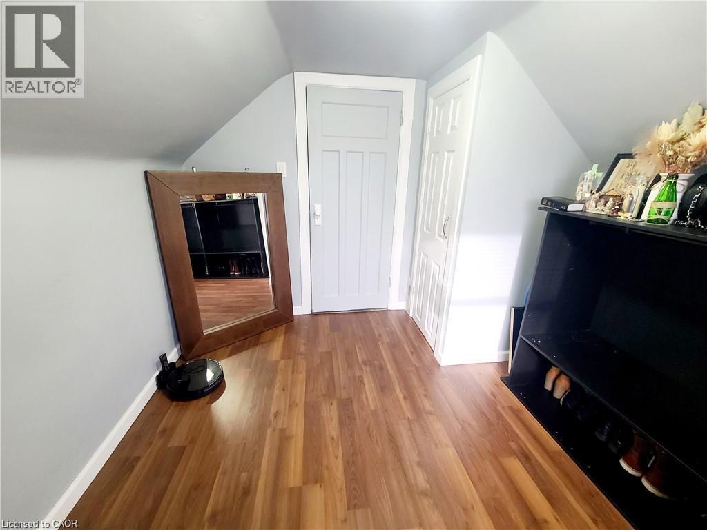 40 Whitfield Avenue, Hamilton, ON