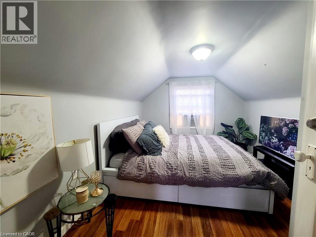 40 Whitfield Avenue, Hamilton, ON