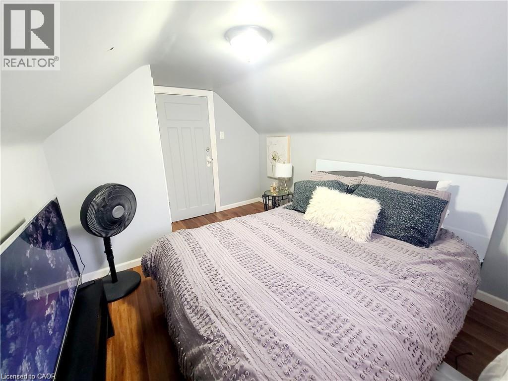 40 Whitfield Avenue, Hamilton, ON