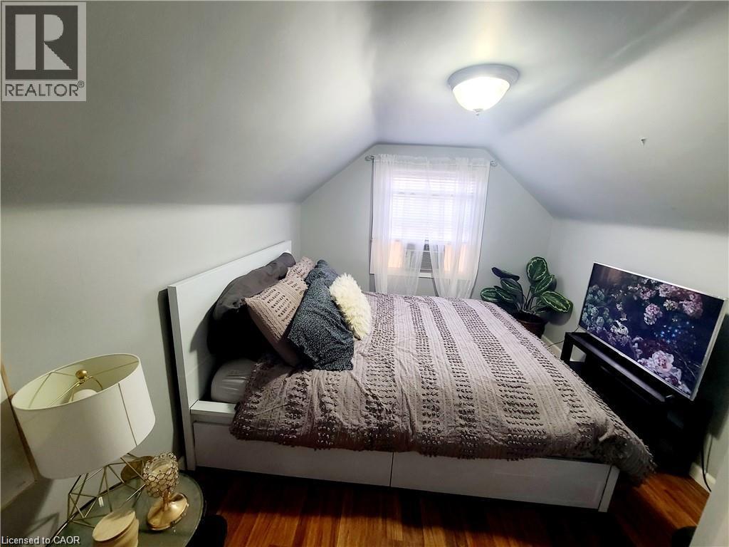 40 Whitfield Avenue, Hamilton, ON