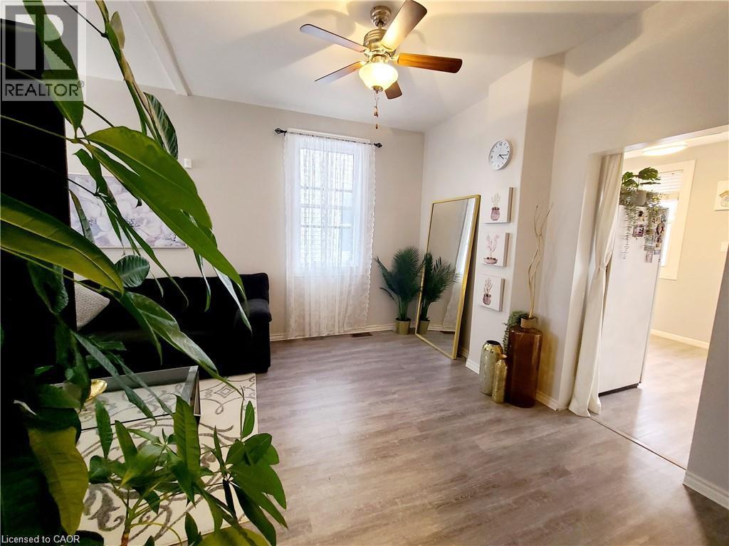 40 Whitfield Avenue, Hamilton, ON