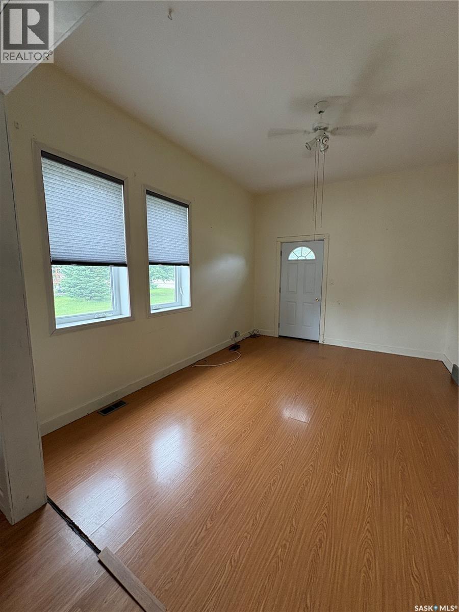 111 4Th Avenue W, Kelvington, SK