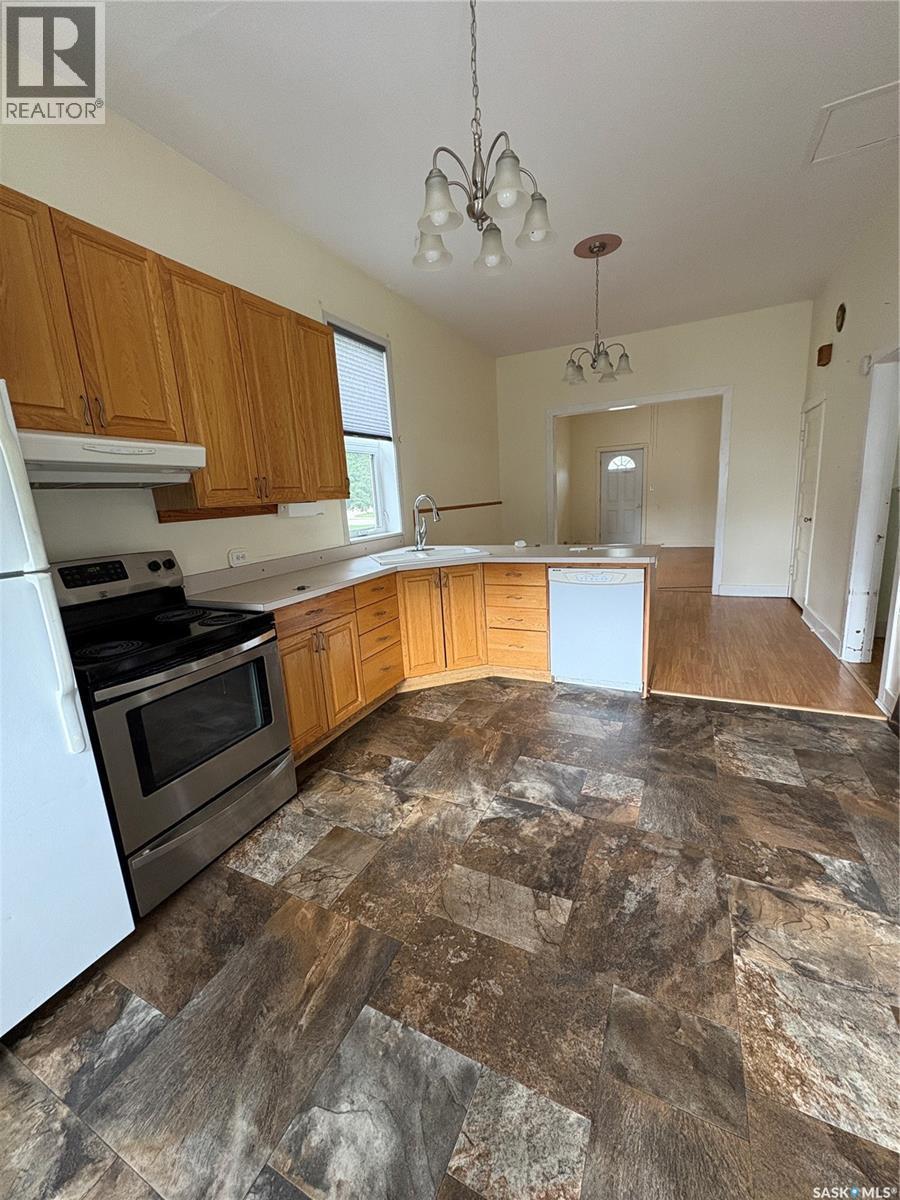 111 4Th Avenue W, Kelvington, SK