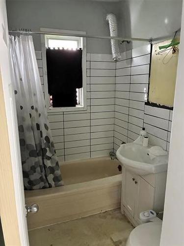 1537 Pacific Ave, Winnipeg, MB 