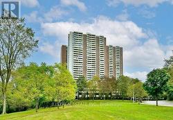 407 - 5 MASSEY SQUARE Toronto, ON M4C 5L6