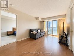 527 - 35 SARANAC BOULEVARD Toronto, ON M6A 2G4