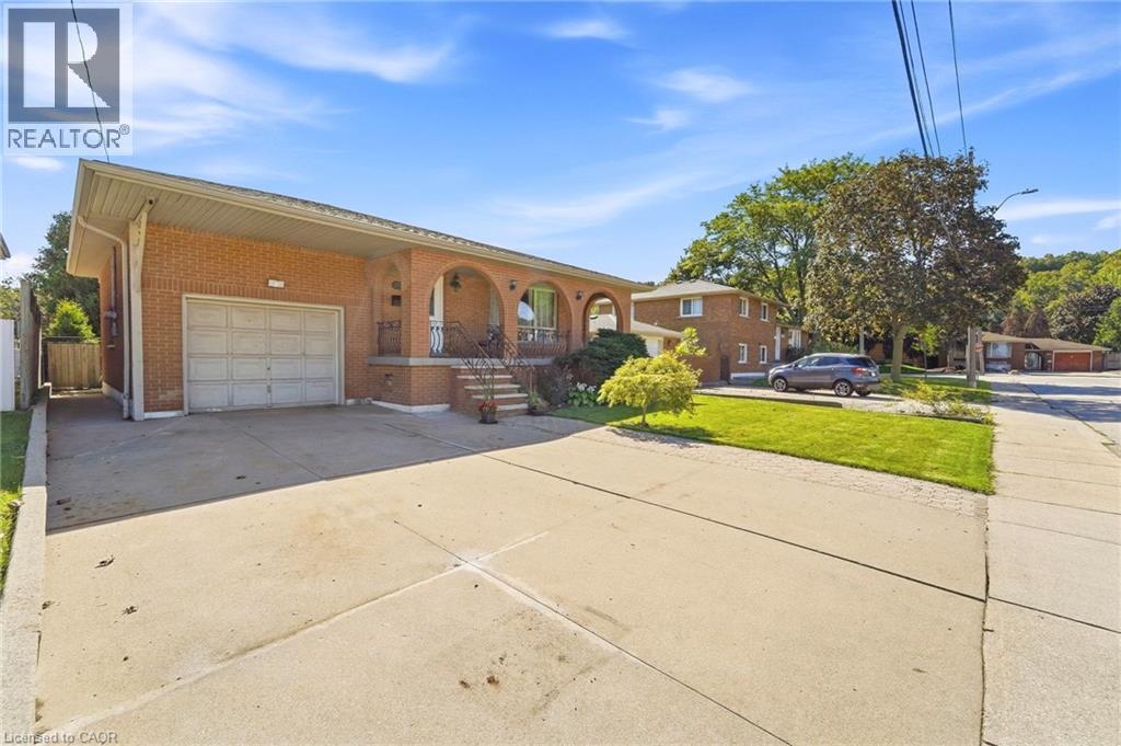 139 Glen Valley Drive, Hamilton, ON