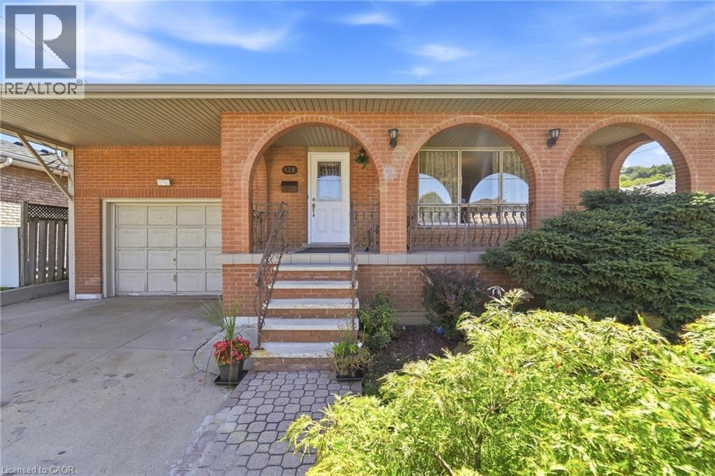 139 Glen Valley Drive, Hamilton, ON