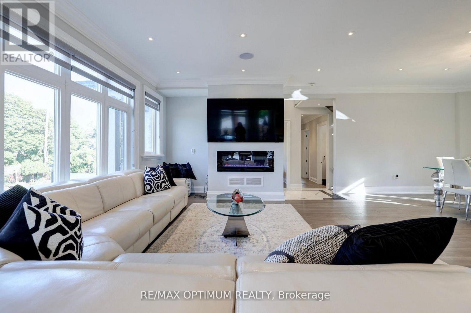 26 Pioneer Drive, Mississauga, ON