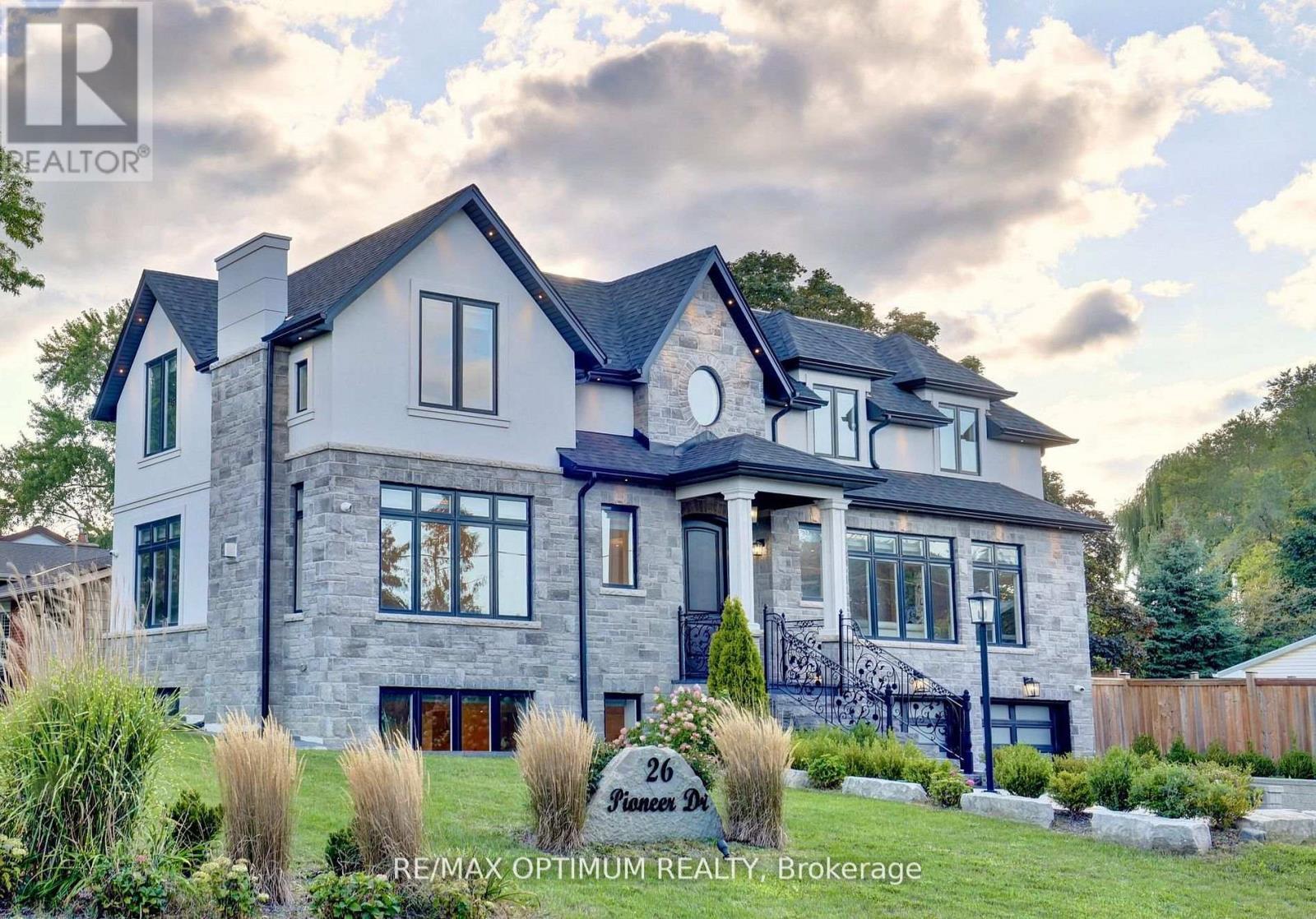 26 Pioneer Drive, Mississauga, ON
