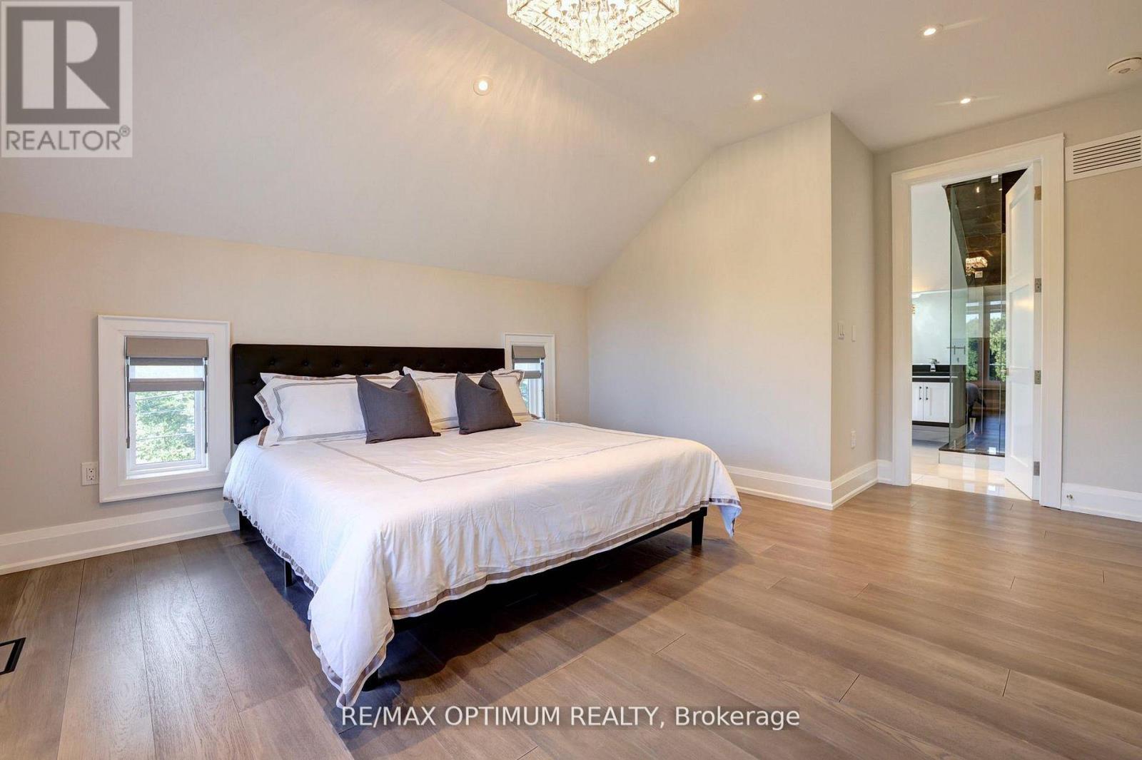 26 Pioneer Drive, Mississauga, ON