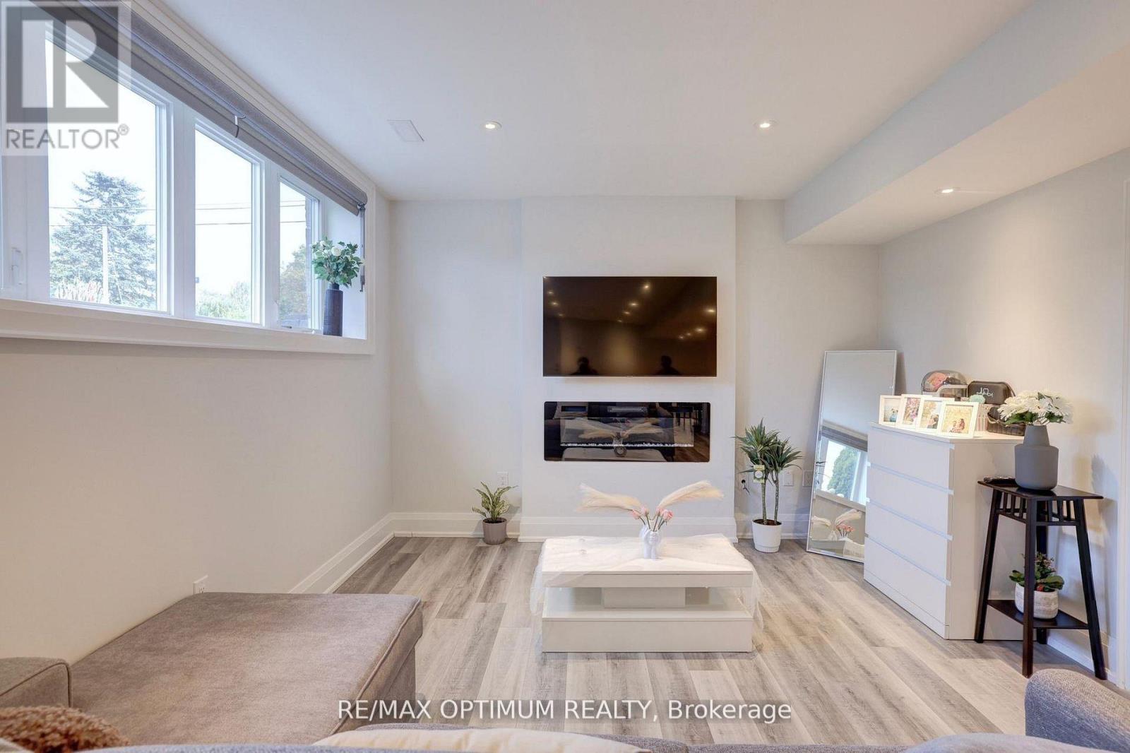 26 Pioneer Drive, Mississauga, ON