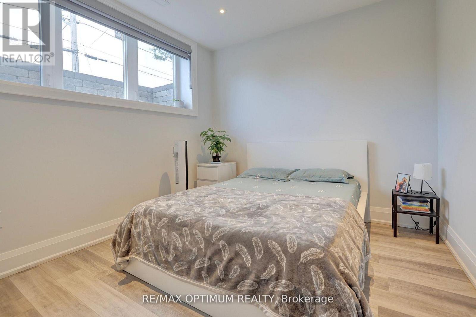 26 Pioneer Drive, Mississauga, ON