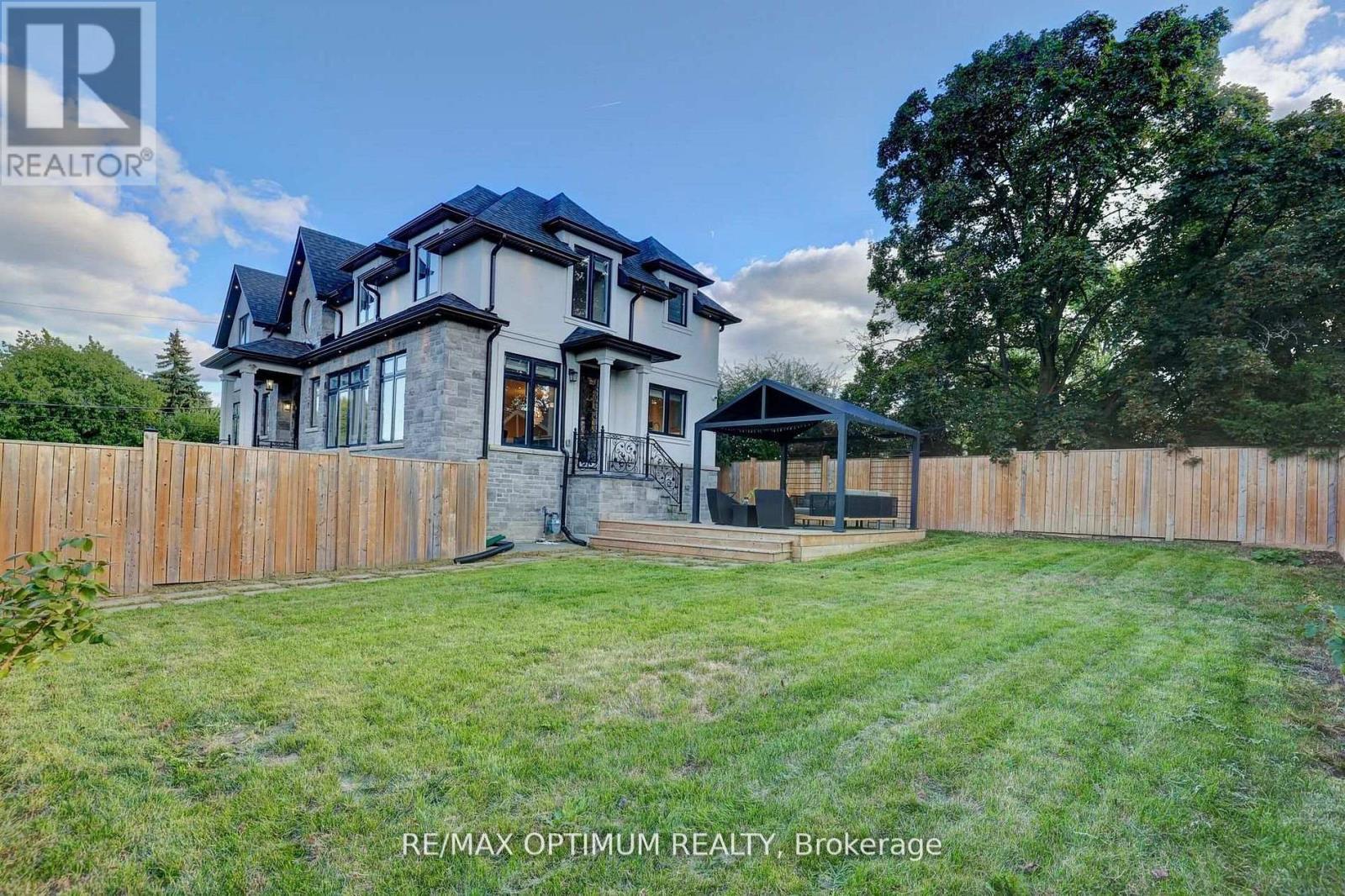 26 Pioneer Drive, Mississauga, ON