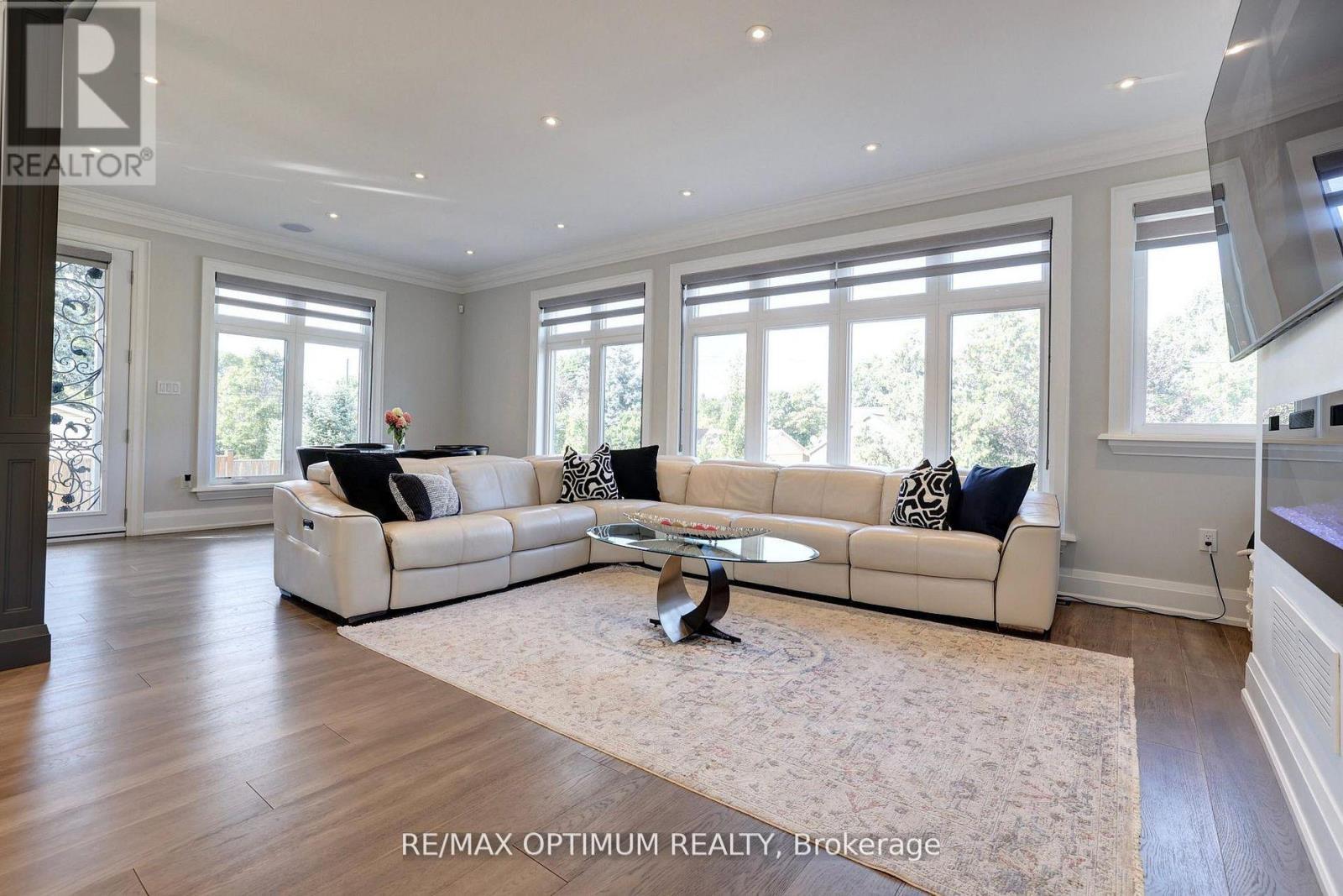 26 Pioneer Drive, Mississauga, ON