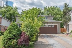 26 BLUEBERRY DRIVE Hamilton, ON L8E 4S1