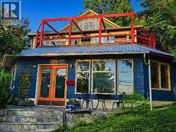 4598 MARINE AVE Powell River, BC V8A 2K6