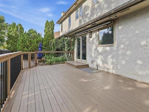 22 Kingsborough Dr, Winnipeg, MB 