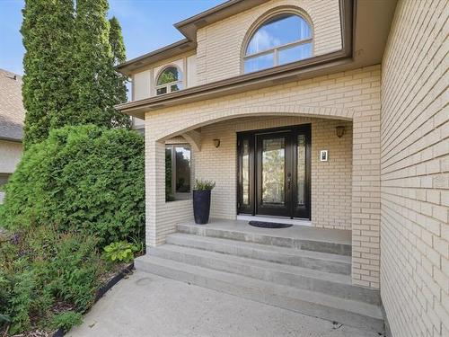 22 Kingsborough Dr, Winnipeg, MB 