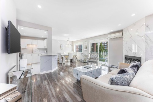 202-987 Av. St-Charles  Laval (Chomedey), QC H7V 4A5