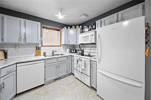 107 Alex Taylor Dr, Winnipeg, MB 