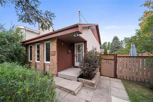 107 Alex Taylor Dr, Winnipeg, MB 