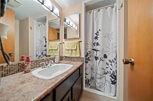 107 Alex Taylor Dr, Winnipeg, MB 