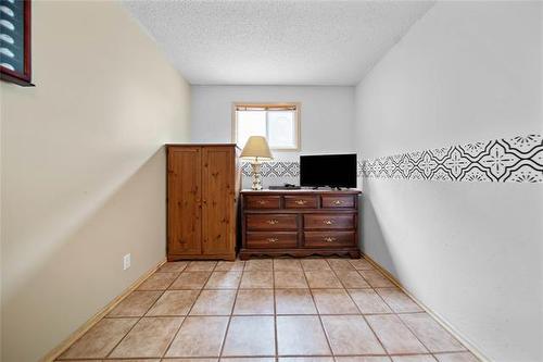 107 Alex Taylor Dr, Winnipeg, MB 
