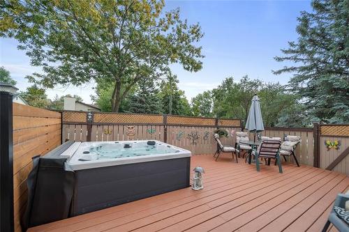 107 Alex Taylor Dr, Winnipeg, MB 