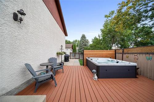107 Alex Taylor Dr, Winnipeg, MB 