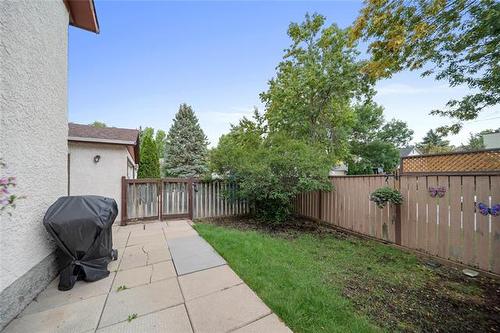 107 Alex Taylor Dr, Winnipeg, MB 