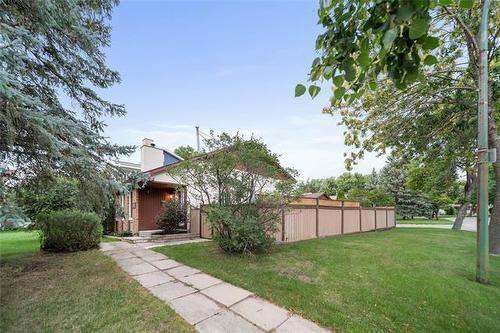 107 Alex Taylor Dr, Winnipeg, MB 