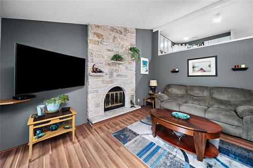107 Alex Taylor Dr, Winnipeg, MB 