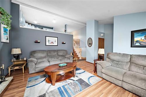 107 Alex Taylor Dr, Winnipeg, MB 
