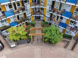 #101-935 Cloverdale Ave Saanich, BC V8X 2T4