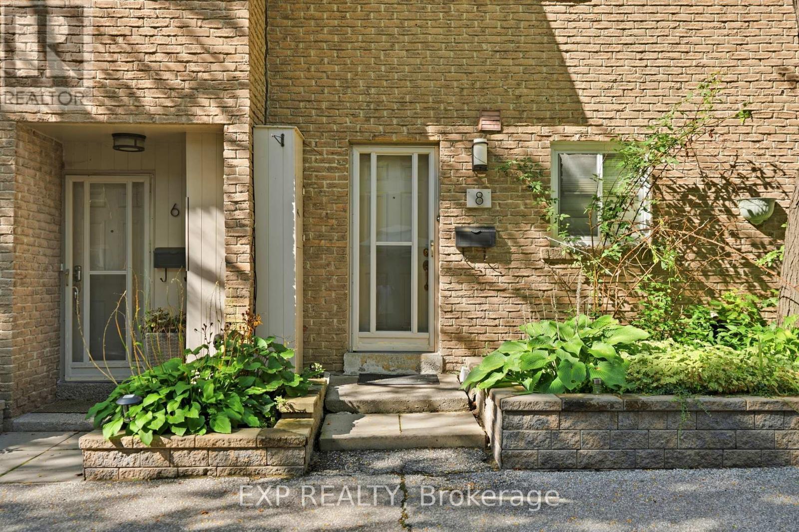 8 - 275 Manse Road, Toronto, ON