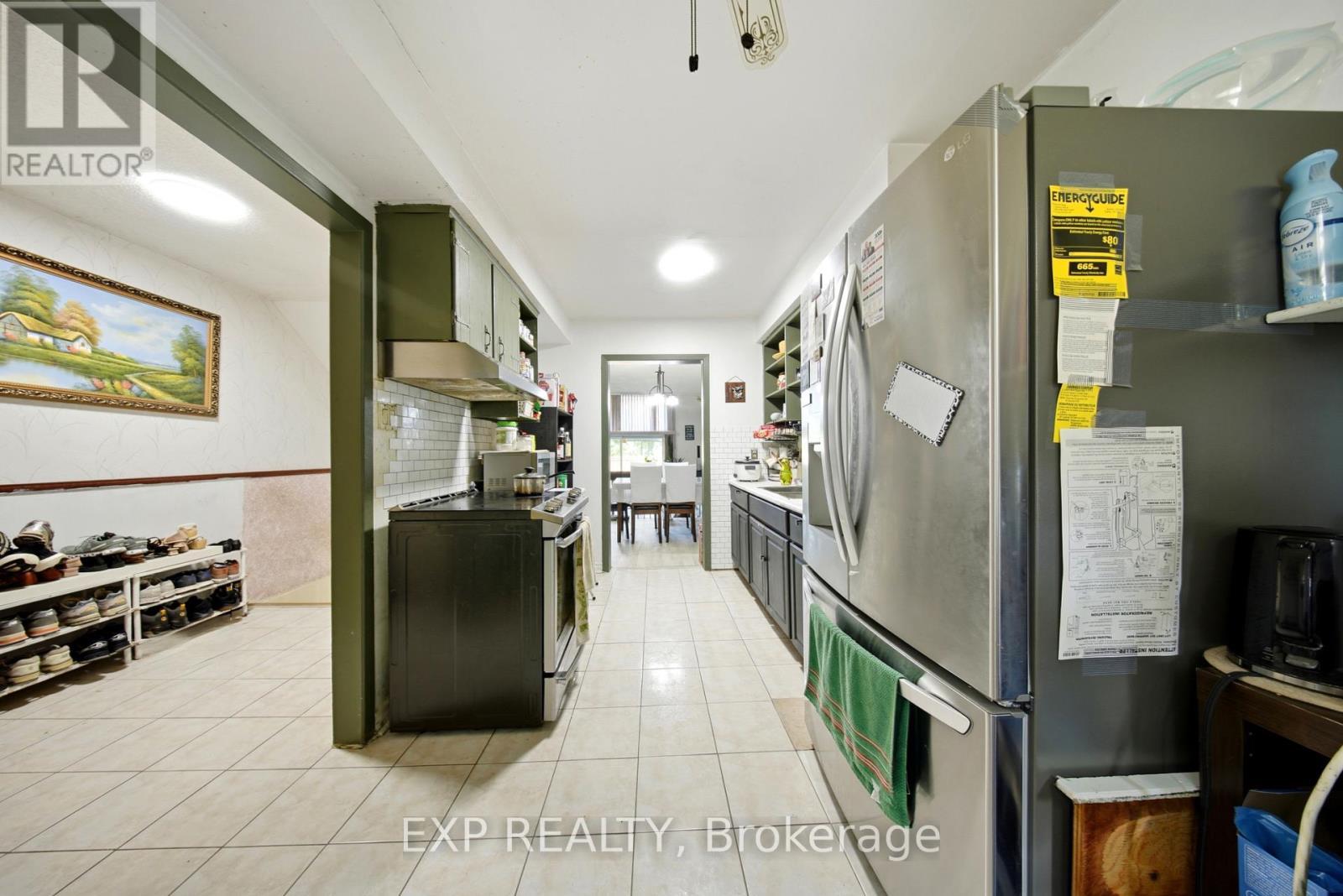8 - 275 Manse Road, Toronto, ON