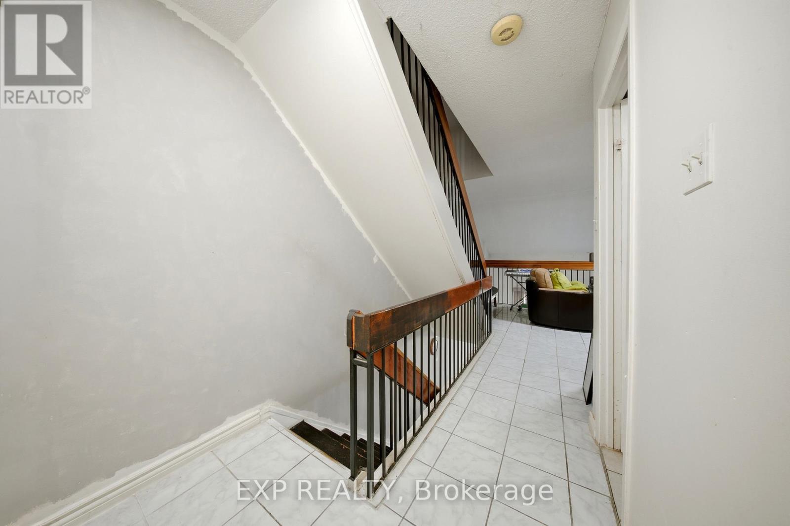 8 - 275 Manse Road, Toronto, ON