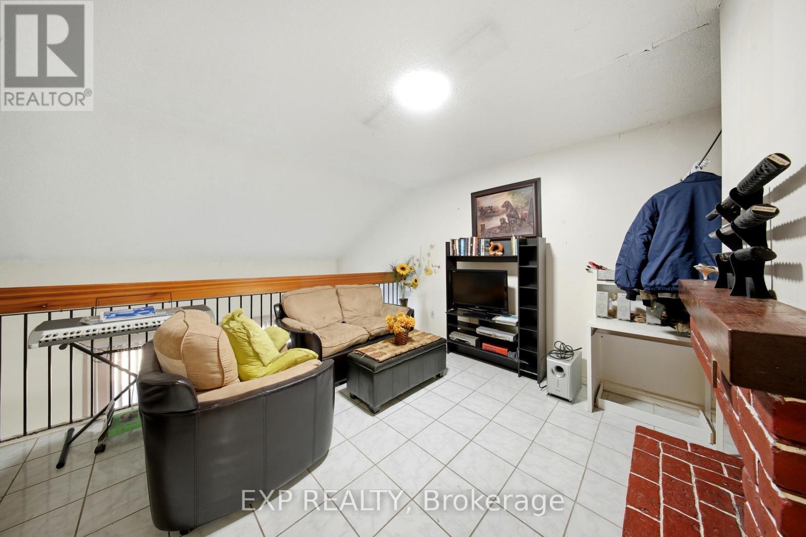 8 - 275 Manse Road, Toronto, ON