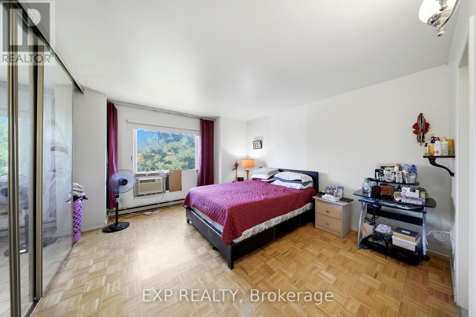 8 - 275 Manse Road, Toronto, ON