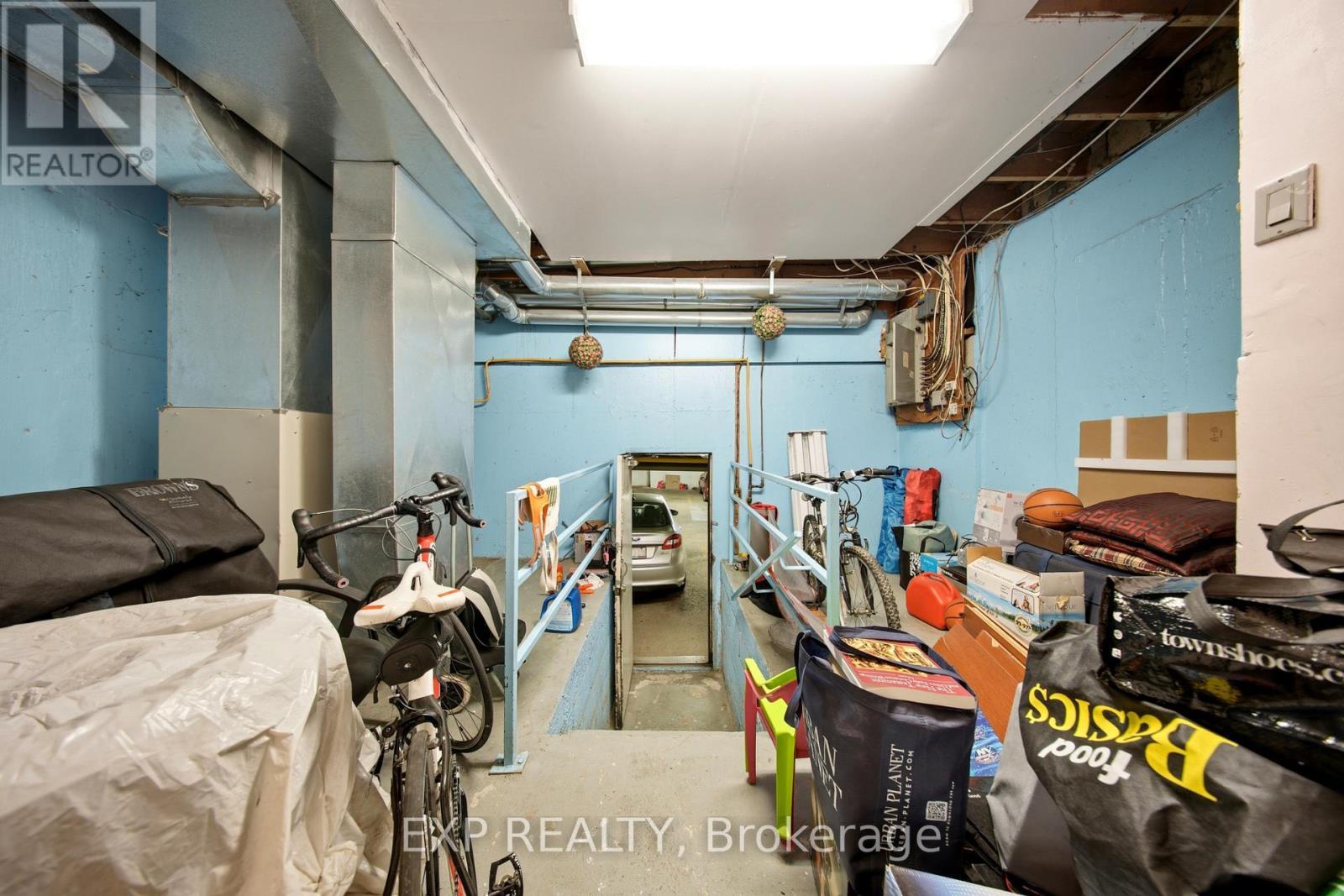 8 - 275 Manse Road, Toronto, ON