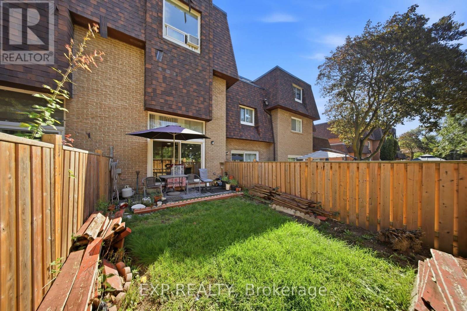 8 - 275 Manse Road, Toronto, ON