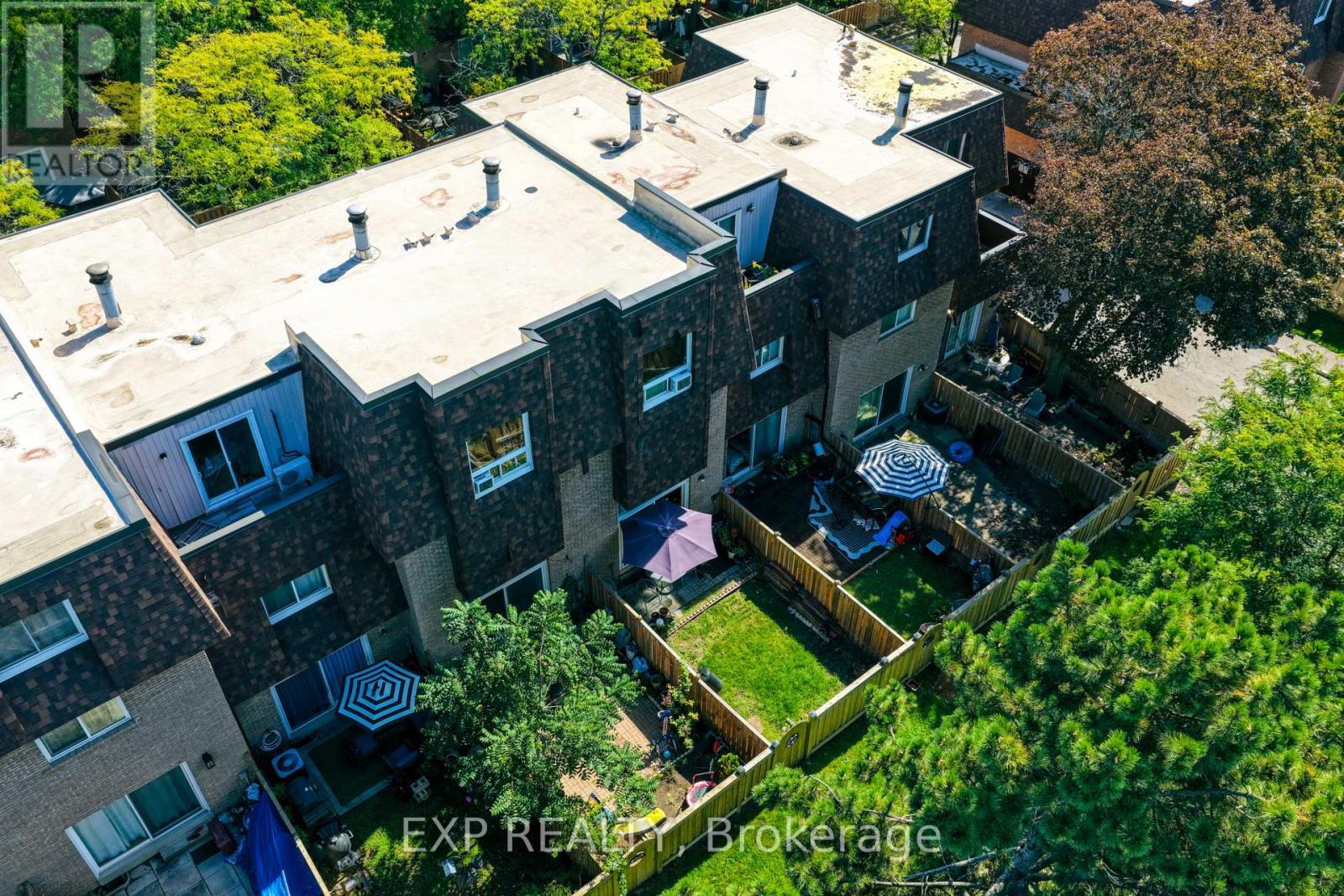 8 - 275 Manse Road, Toronto, ON