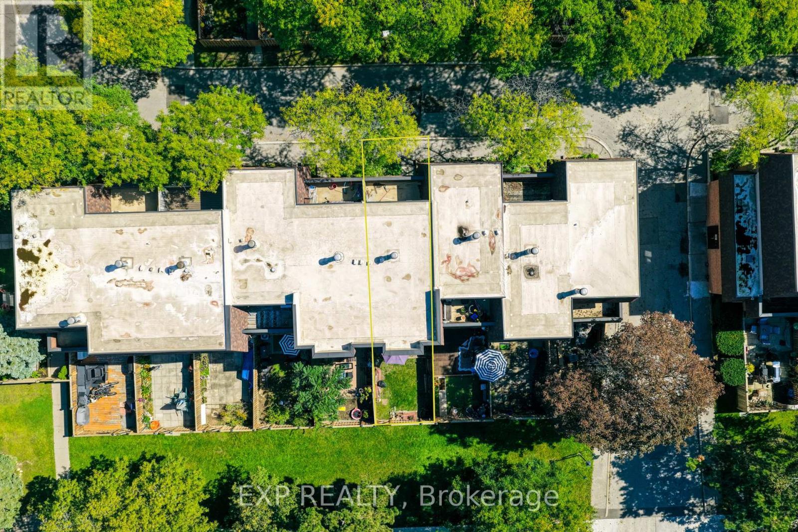 8 - 275 Manse Road, Toronto, ON